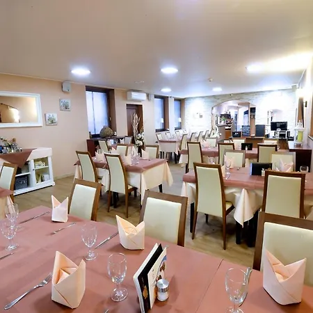 Il Piccolo Отель Люксембург