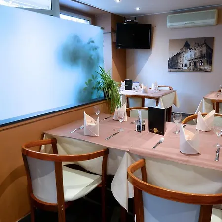 Il Piccolo Отель Люксембург