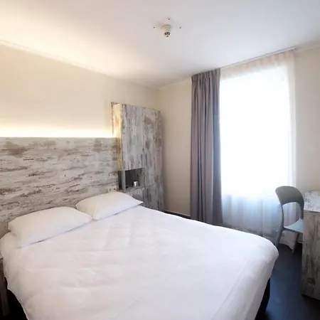 Il Piccolo Отель Люксембург