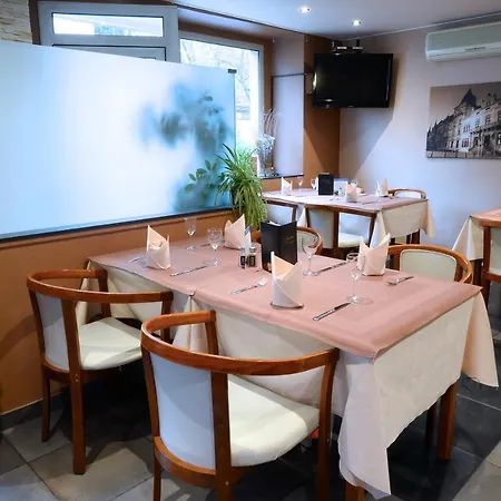 Il Piccolo Отель Люксембург