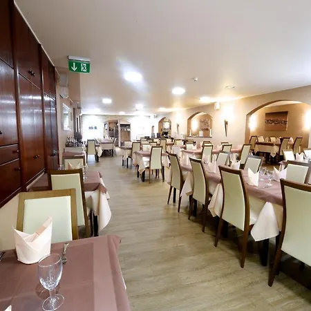 Il Piccolo Отель Люксембург