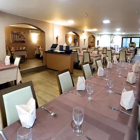 Il Piccolo Отель Люксембург